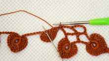 Make half-leaf and finishing row.