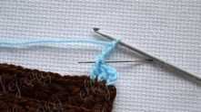 Work chain (ch) 3. There, where the needle, will work puff stitch. *Yarn over (YO), insert the hook as inserted needle and pull the loop to a height of 3 ch.