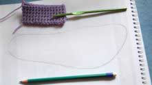 Trace the foot for which you want to crochet a sole.