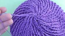 Fix the thread, cut it off and hide. Hat for girl is ready!