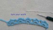 Leave blue yarn from hook. Turn work to the wrong side. We start working white yarn.