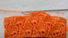 Cowl with leaves