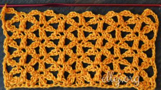 Узор с пересекающимися цветочками