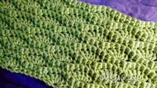 Плотный рельефный узор с волнами