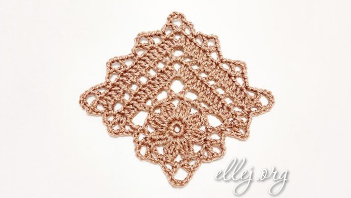 How to crochet the Lunar Blossom Square Motif